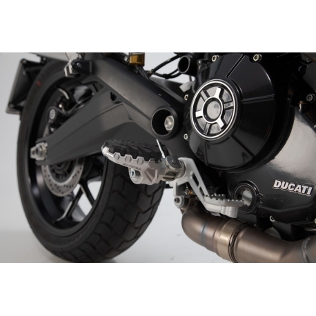 PODNÓŻKI EVO SW-MOTECH DUCATI MODELS/BENELLI TRK 502 X (18-) BLACK/SILVER