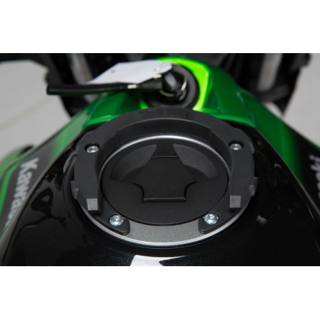 UCHWYT MOCUJĄCY TANKRING EVO SW-MOTECH 5 ŚRUB KAWASAKI II BLACK