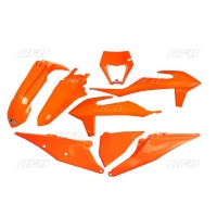 UFO KOMPLET PLASTIKÓW KTM EXC 125 '20-'21, EXC 250 / 300 '20-'23, EXC-F 250 / 350 / 450 / 500 '20-'23 Z OSŁONĄ LAMPY KOLOR POMAR