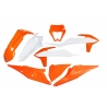 UFO KOMPLET PLASTIKÓW KTM EXC 125 '20-'21, EXC 250 / 300 TPI '20-'23, EXC-F 250 / 350 / 450 / 500 '20-'23 Z OSŁONĄ LAMPY KOLOR O