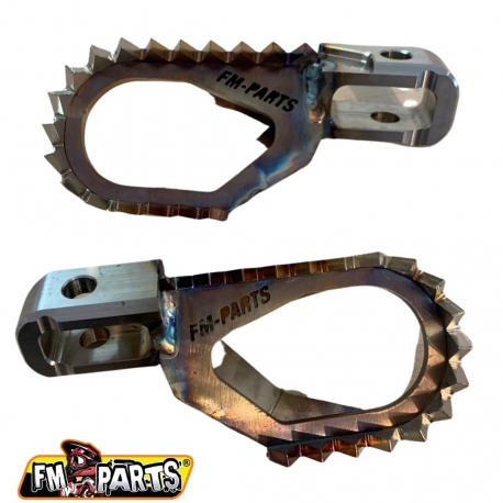 FM-PARTS OFFSET SPODNÓŻKI (KOMPLET) STAINLESS FOOTPEGS KTM / HUSQVARNA / GAS GAS '17-'23 KOLOR STALOWY