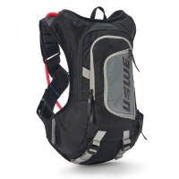 USWE CAMEL BAG MOTO HYDRO 8 CARBON BLACK KOLOR CZARNY POJEMNOŚĆ 3L PŁYN (8L PLECAK+3L PŁYN) - ZASTĘPUJE USWE2083401