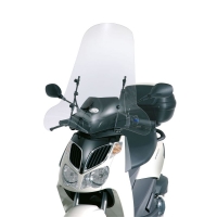 KAPPA SZYBA APRILIA SPORTCITY 125/200/250 '04-08, HONDA DYLAN 125/150 '02-07, YAMAHA CIGNUS X '04-15, NEOS 50 '08-21, 74 X 67 CM